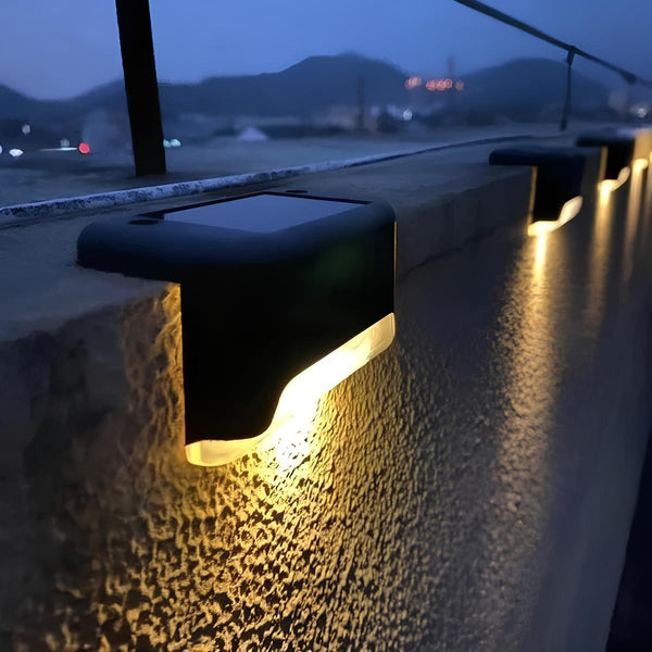 Ultra-powerful LED solar light for outdoor use