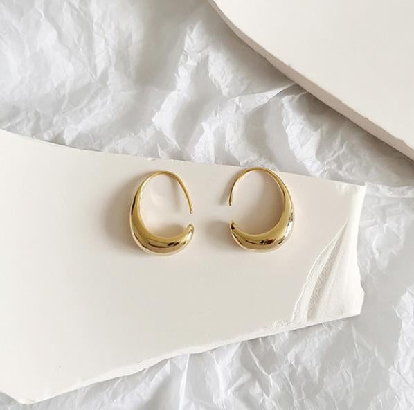 Luxury earrings made of gold and silver